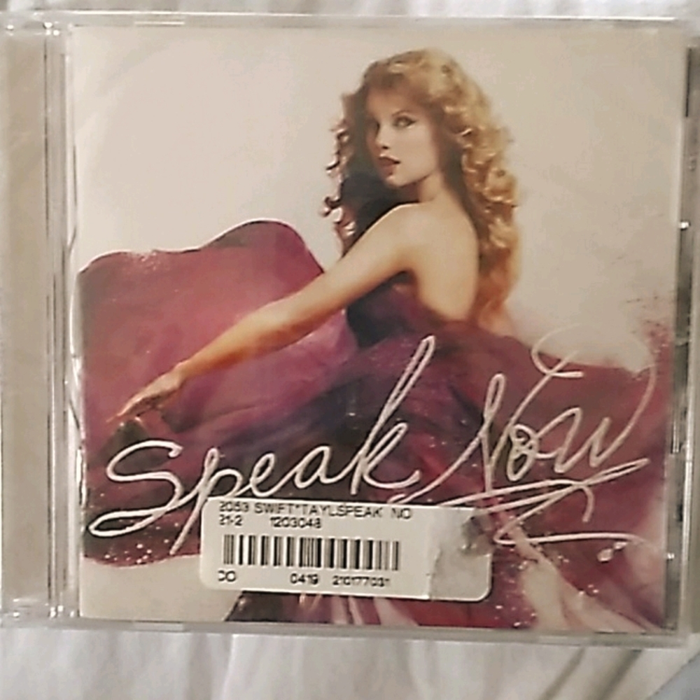TAYLOR SWIFT'S SPEAK NOW CD
